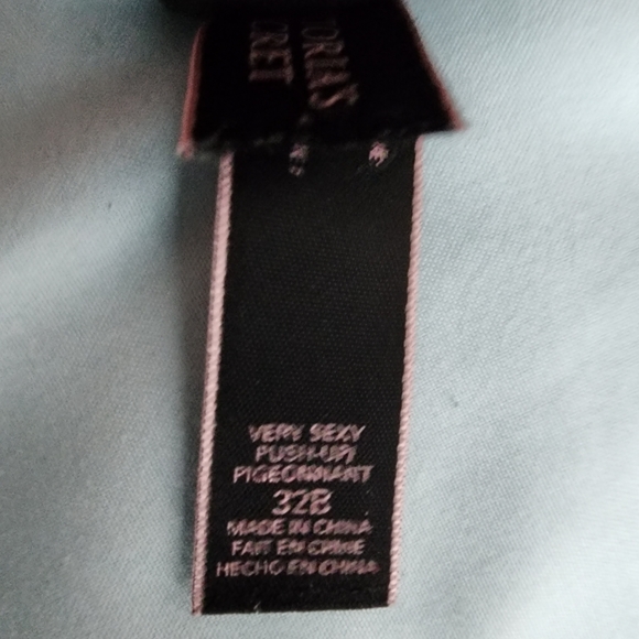 Victoria's Secret Very Sexy Push-up Bra 32B BIG Bundle of 4!! - Picture 2 of 6